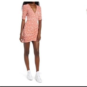 All in favor XL ruched peach white dress New